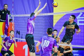 半场-山东泰山0-0武汉三镇 主裁争议吹罚未判点